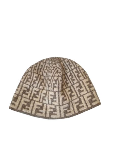 cappello fendi pom pon usato|Fendi Cappello usato in Italia .